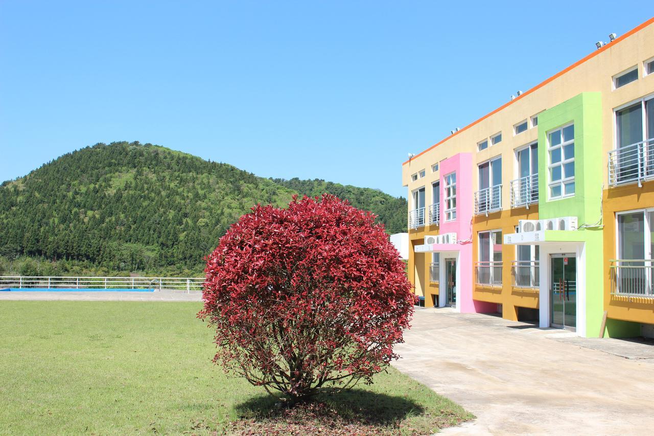 Geomunoreum Hostel Jeju Exterior foto